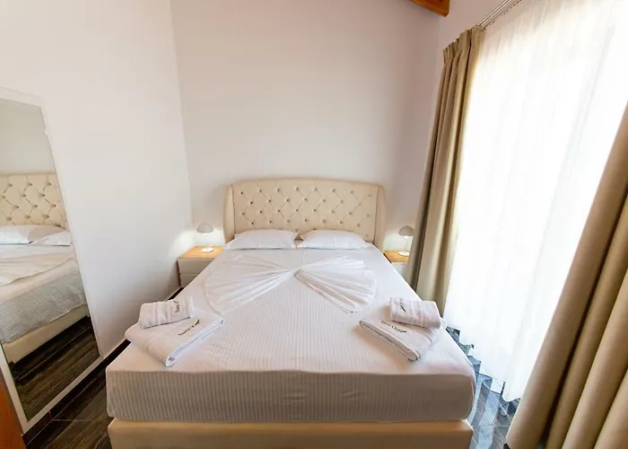 Santa Oliva Suites