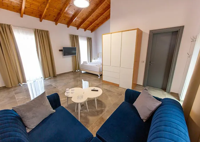 Santa Oliva Suites