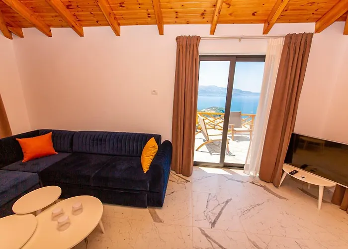 Santa Oliva Suites