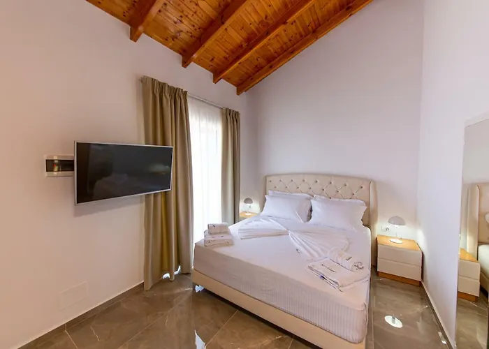 Santa Oliva Suites