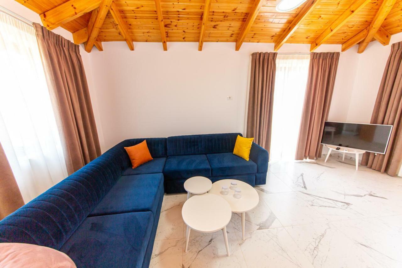 Santa Oliva Apartment Ksamil