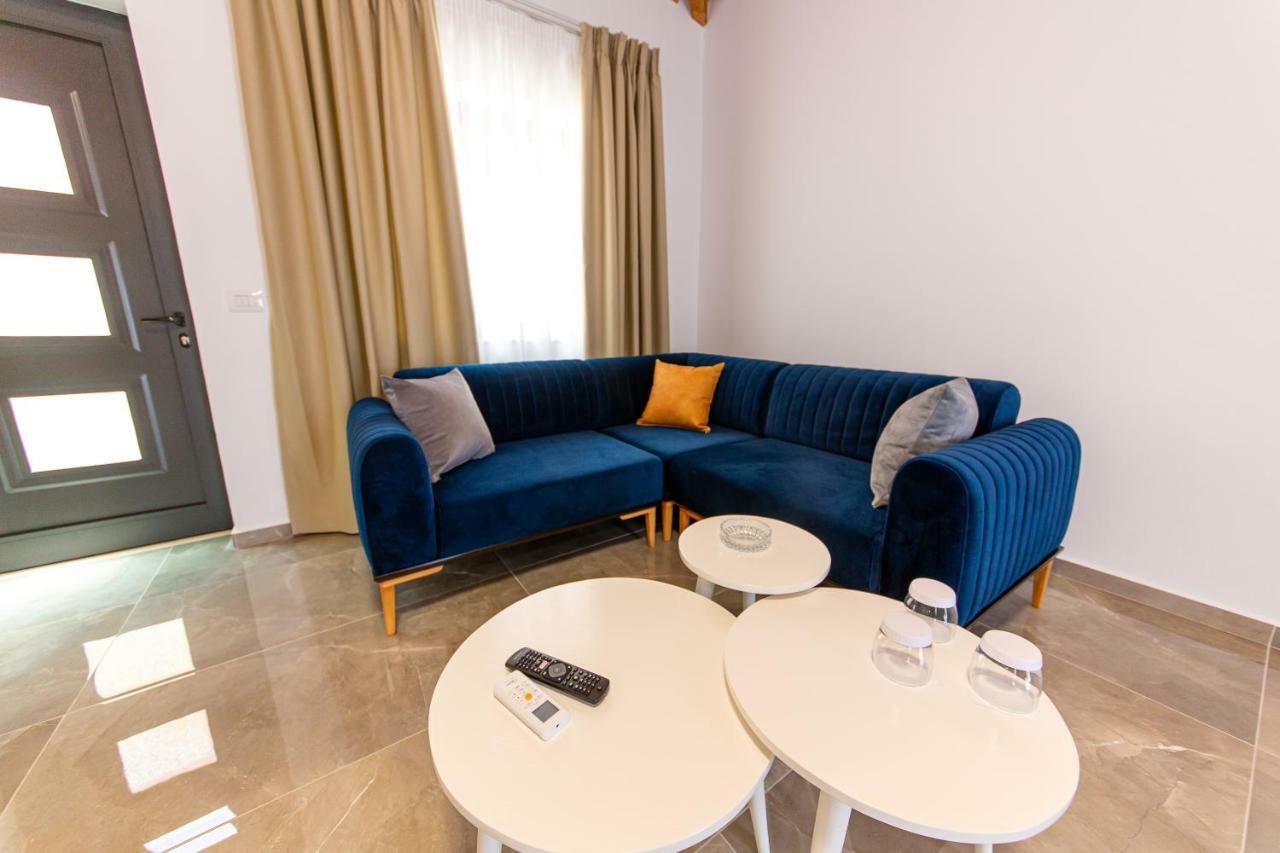 Santa Oliva Apartment *