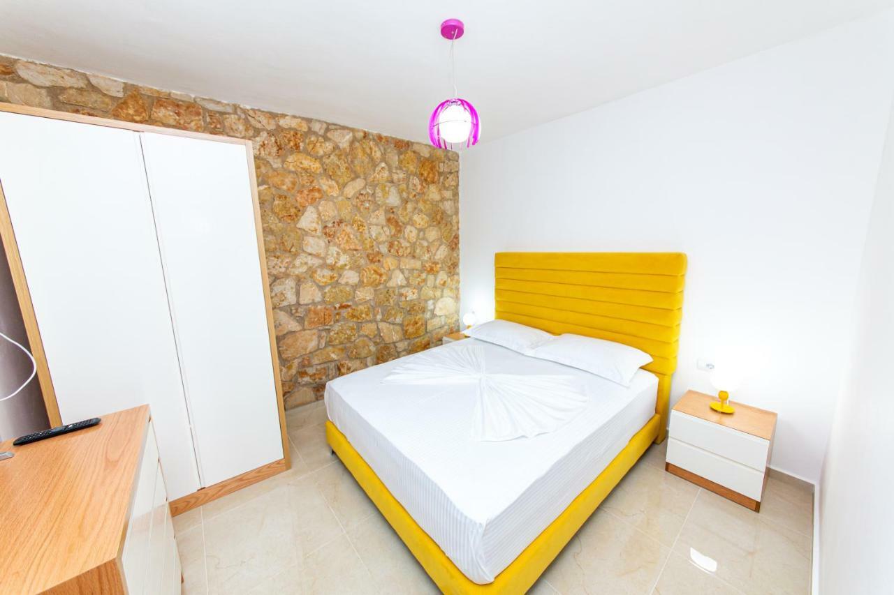 Santa Oliva Apartment Ksamil